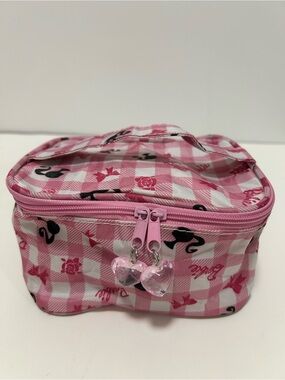 Preowned Barbie Makeup Cosmetic Accessories Pink Bag